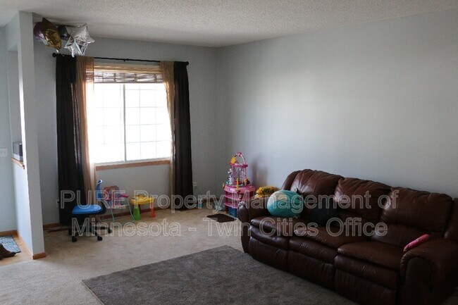 Building Photo - 3183 Juniper Ln Unit C
