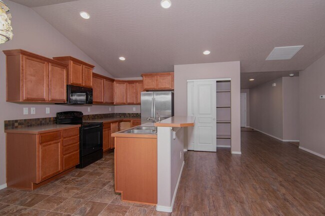 Foto del edificio - Single floor living 3 Bed 2 Bath home with...