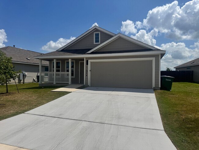 Building Photo - Nice & Modern - 3 bedroom 2 bath 1 story i...