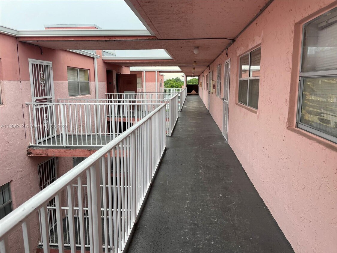 Foto principal - 19701 SW 114th Ave