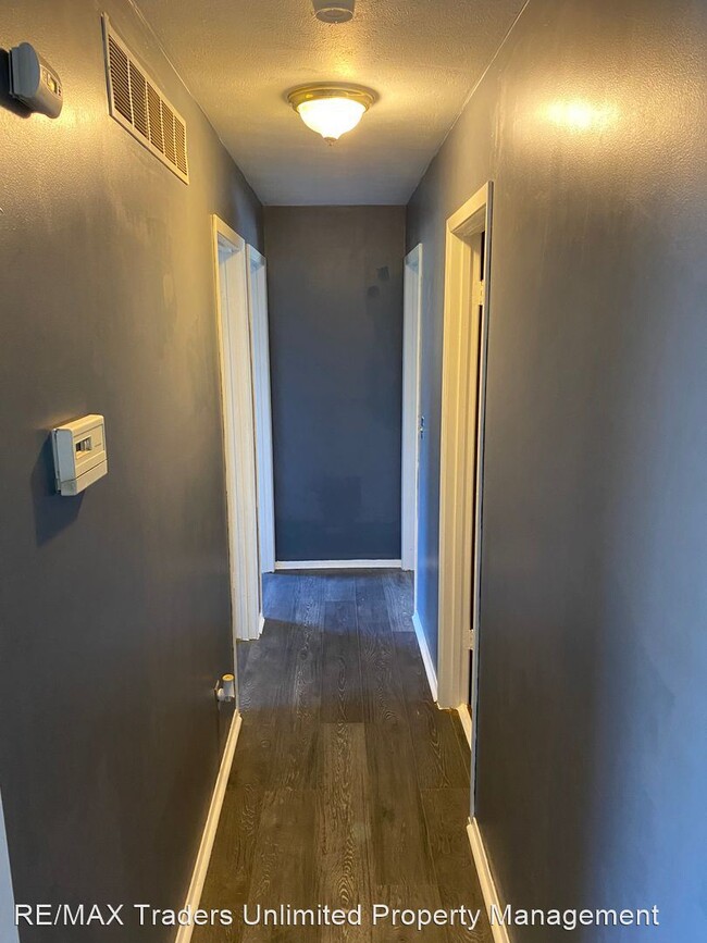 Building Photo - 3 br, 2 bath House - 16 Eleanor Ct.