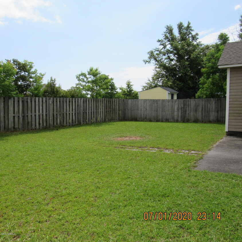 Building Photo - 2609 Hastings Dr