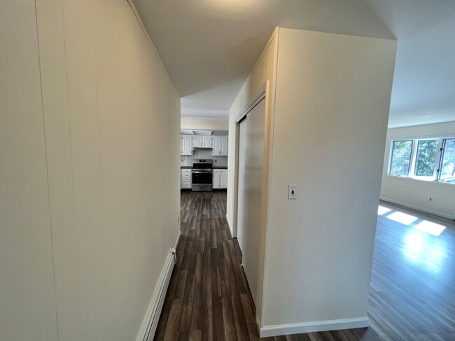 Building Photo - Terrific 3 Bed/2 Bath Home in Oyster Bay!