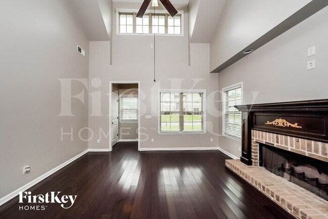 Foto del edificio - 345 Deer Creek Way