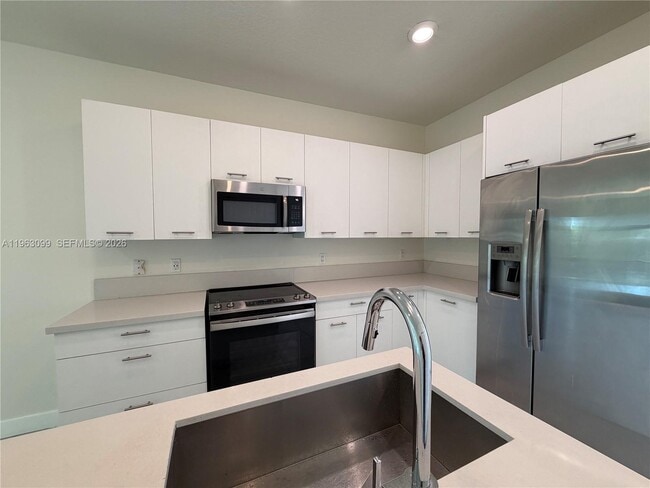 Foto del edificio - 4640 NW 84th Ave