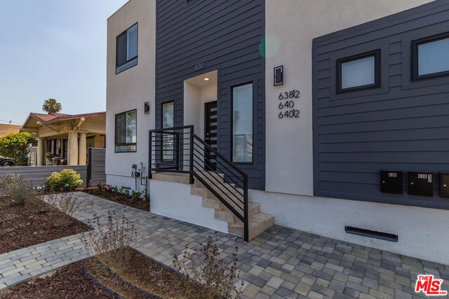 Building Photo - 640 N Heliotrope Dr