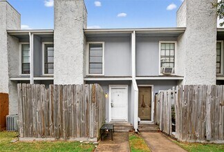 Building Photo - 9550 Deering Dr