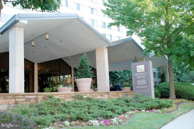 Foto principal - 1200 N Nash St