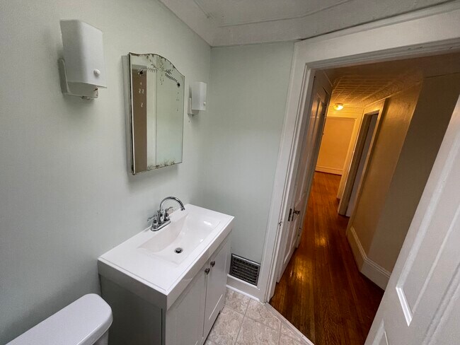 Foto del edificio - 411 W Sullivan St