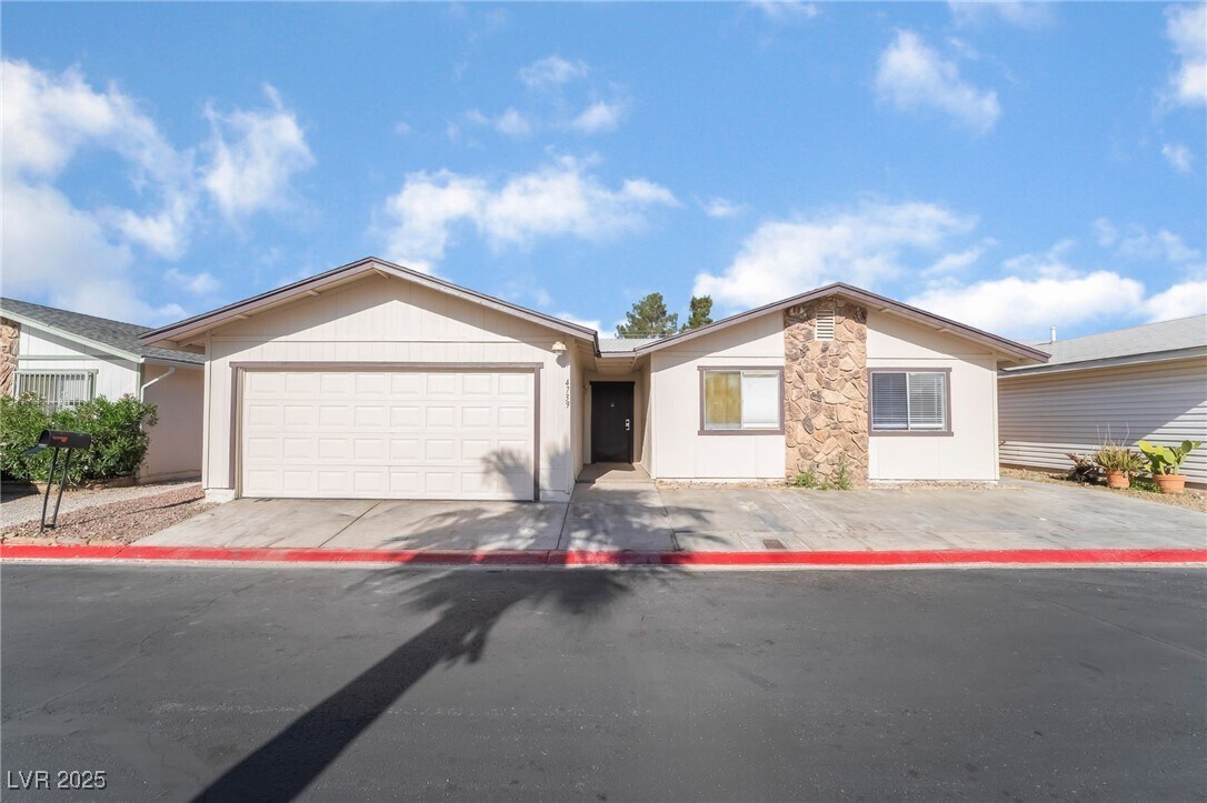 Foto principal - 4739 Buena Vista Way