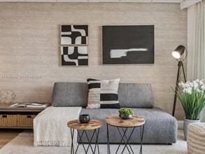 Building Photo - 2670 E Sunrise Blvd