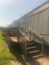 Building Photo - 115 Russell Dr