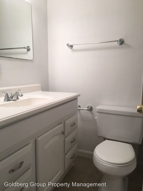 Building Photo - 4 br, 2.5 bath House - 78 Nina Court #208
