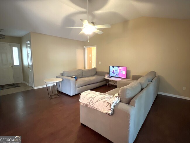 Foto del edificio - 114 Royal Acres Cir
