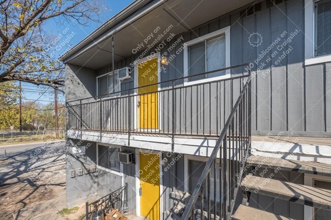 Building Photo - 903 Springdale Rd