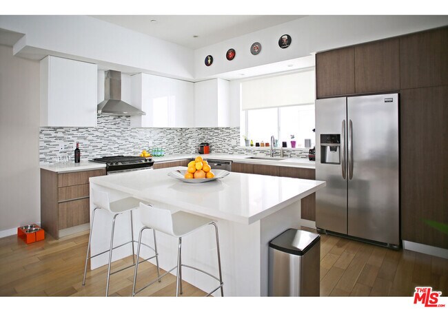 Foto del edificio - 1211 N Garbo Ln