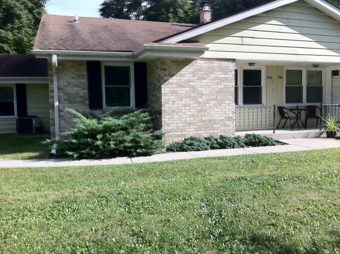 793 E Imperial Dr, Hartland, WI 53029 Townhome Rentals in Hartland WI