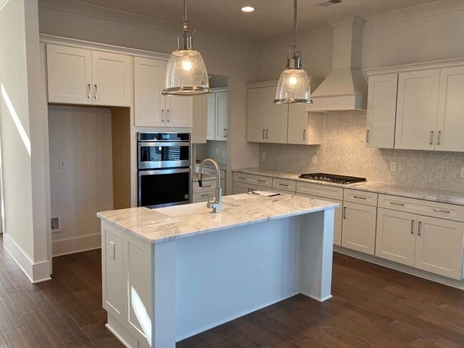 Foto del edificio - Executive Home in Lockwood Glen