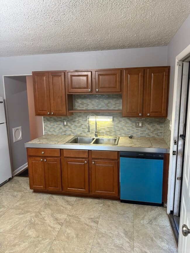 Building Photo - 1894 Pannell Ave