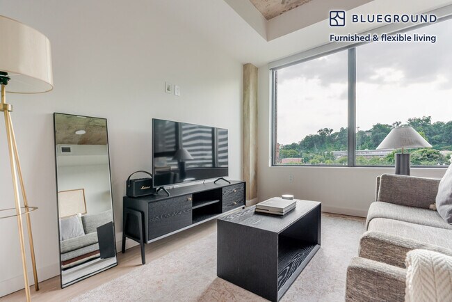 Foto del edificio - 3030 Potomac Ave