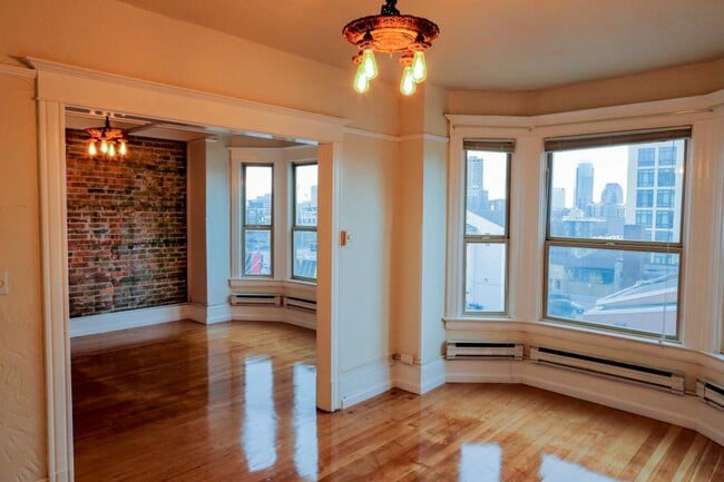 Building Photo - Paramount Apartments - 1 bedroom