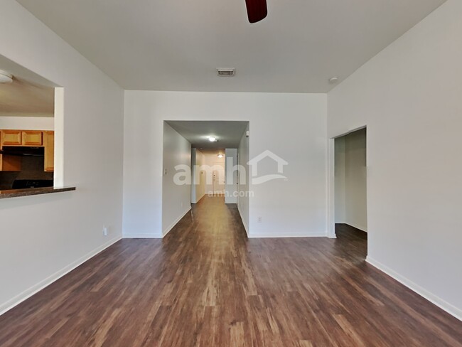 Foto del edificio - 25011 Silent Meadows Ct