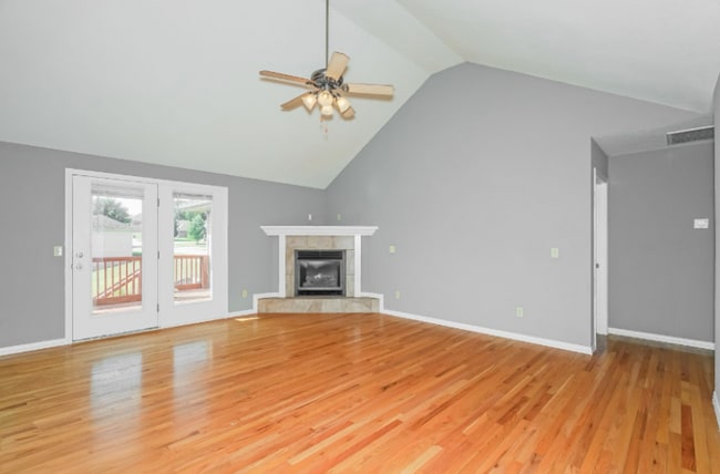 Building Photo - 4673 Oneida Dr