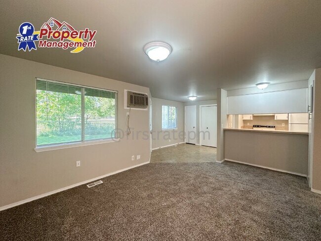 Building Photo - 2835 W Malad St