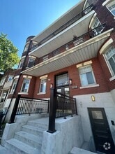 Building Photo - 2250 Av. Girouard