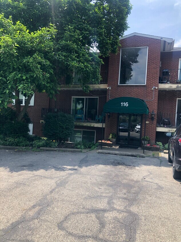 Primary Photo - 116 W 8th St