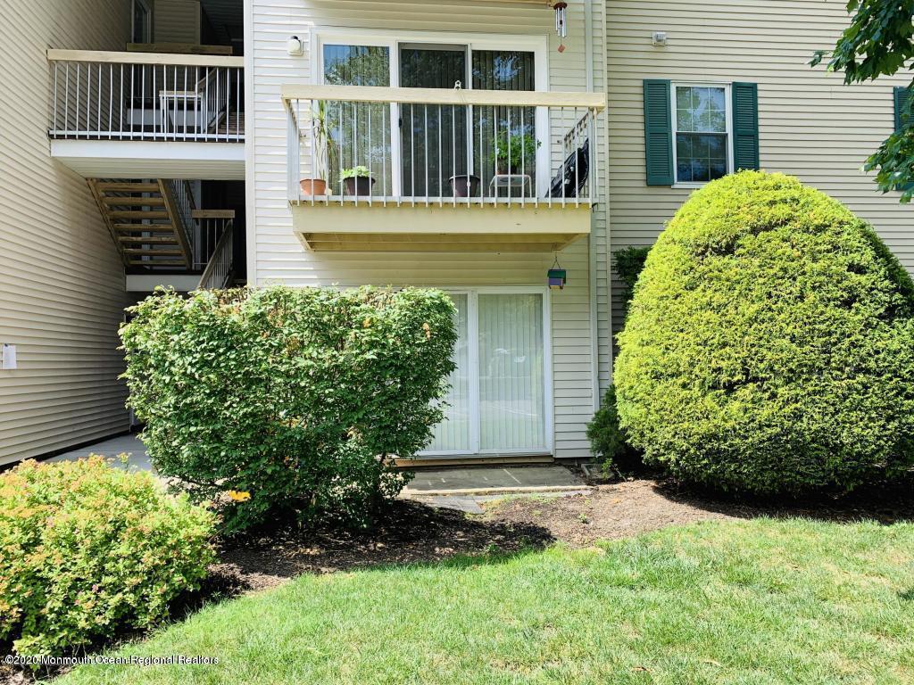 Primary Photo - 139 Applegate Ln