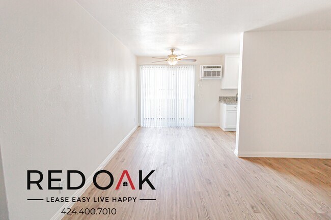 Foto del edificio - 7947 Reseda Blvd
