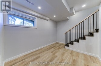 Building Photo - 141 Wasaga Sands Dr