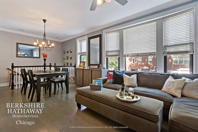 Foto del edificio - 2148 N Sawyer Ave