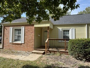 Building Photo - 121 Donnelly Dr