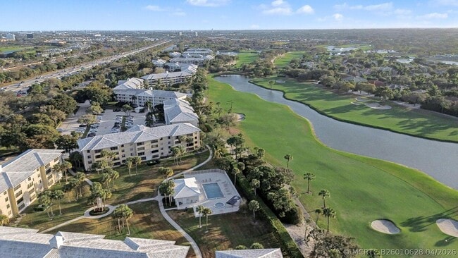 Foto del edificio - 3501 Village Blvd