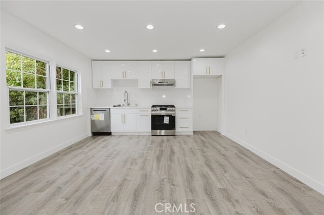 Foto del edificio - 13551 Hart St