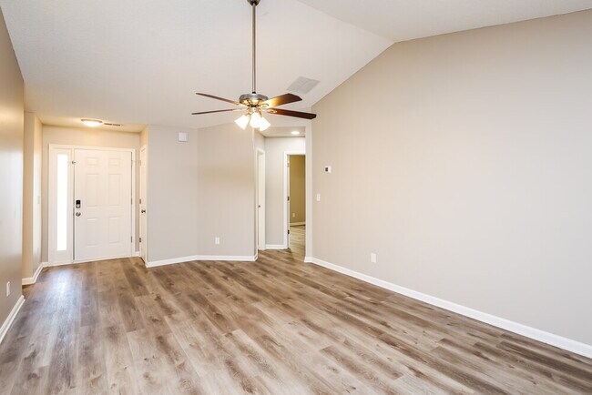 Building Photo - 495 Amelia Grove Ln SE