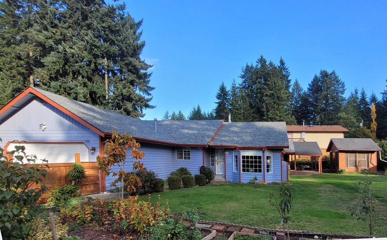 Front View - 5036 Beach Way NE