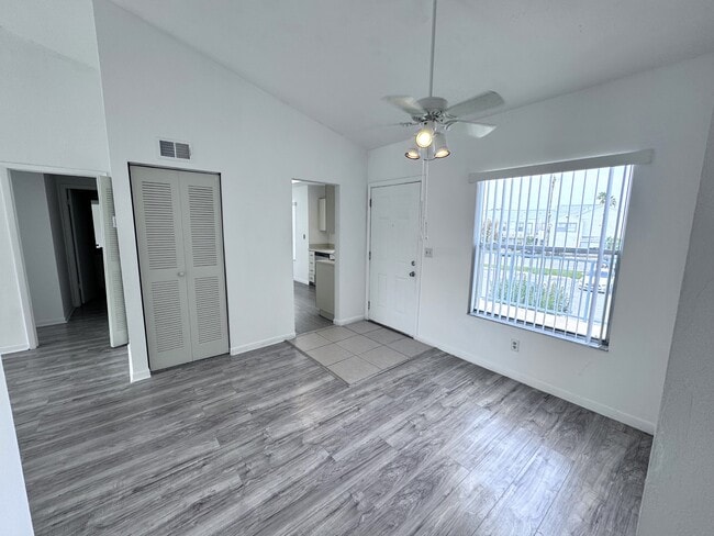 Building Photo - 2512 Woodgate Blvd