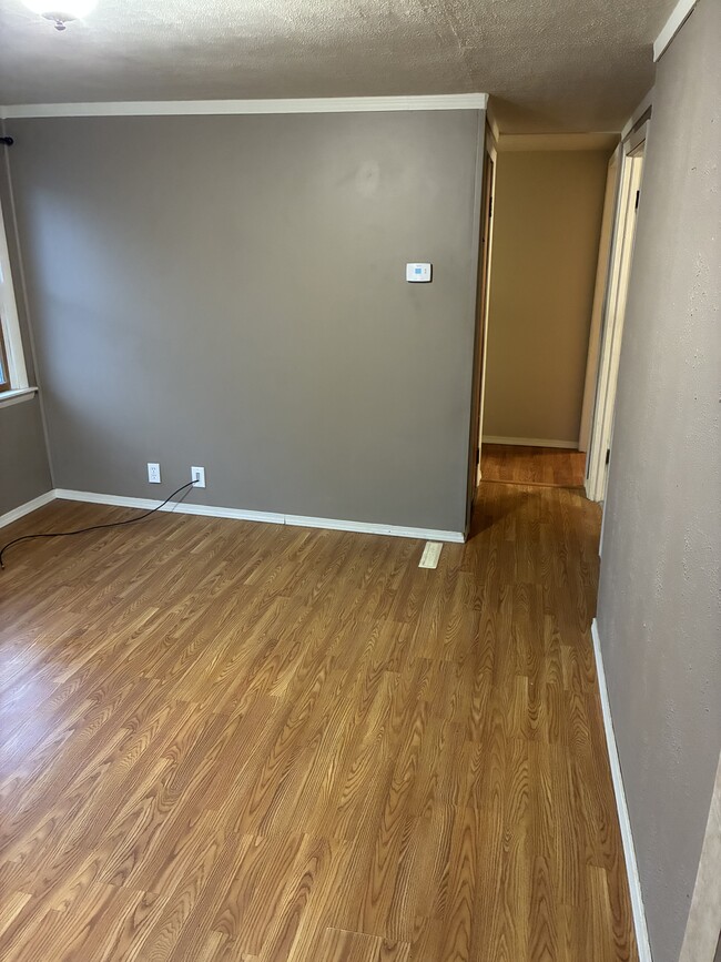 Building Photo - 305 Calder Ave