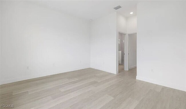 Foto del edificio - 4103 Nora Ave S