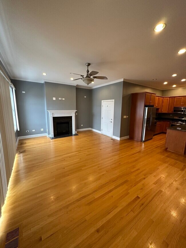 Foto del edificio - 2958 W Belmont Ave