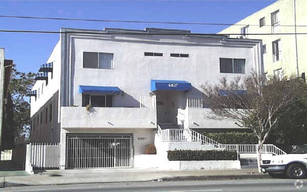 Foto del edificio - 6827 Laurel Canyon Blvd