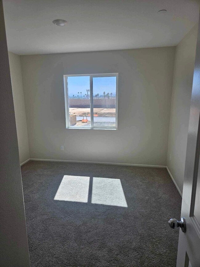 Foto del edificio - 8532 Woodrose St