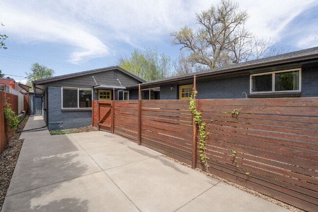 Photo - Beautiful 2-Bedroom Duplex with Granite Countertops & Hardwood Floors in the Heart of Denver! Apartment