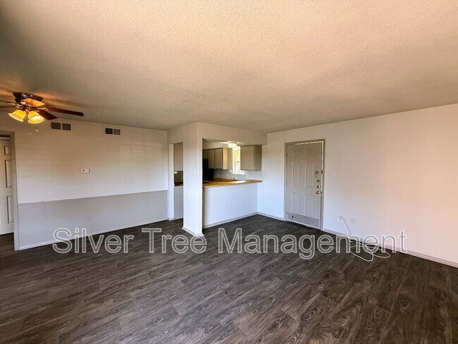 Foto del edificio - 4820 Wellesley Ave