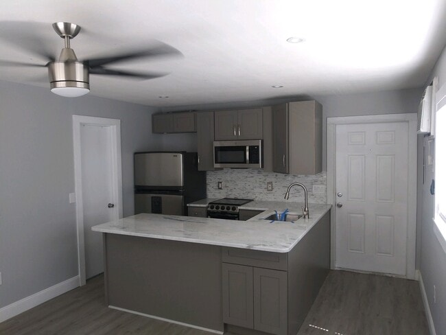 Building Photo - 404 Armada Rd S