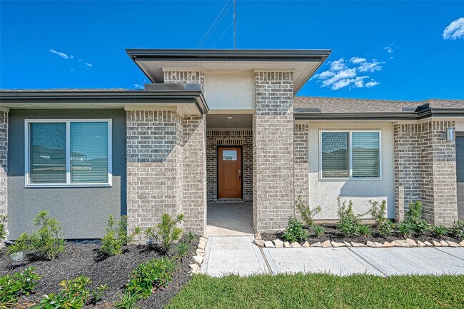 Building Photo - 815 Dahlia Petal Dr