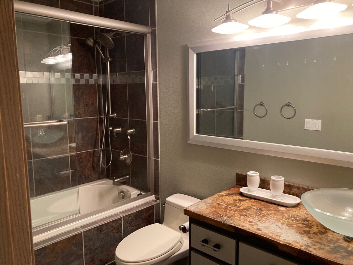 23319 Cedar Way Unit K102, Mountlake Terrace, WA 98043 Condo for Rent